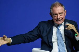 Vertenza Pfizer Catania, Urso convoca l'azienda: "Nuovo piano produttivo per salvare lo stabilimento"