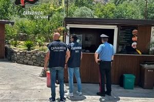 Castiglione di Sicilia, tour e noleggio si trasformano in ristorante abusivo: 54enne multato