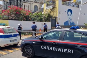 Riposto, imbratta la targa di Battiato: 30enne denunciato grazie alla segnalazione di un cittadino