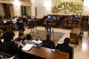 Pfizer, Consiglio comunale straordinario a Catania: approvati due ordini del giorno per i 370 lavoratori