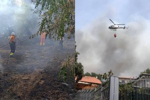 Ragalna, incendio doloso devasta il paese: case evacuate e danni ingenti