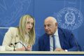 Meloni: "Chi sbaglia paga anche se ha 15 anni". Via libera al ddl che inverte l'onere della prova per i minorenni