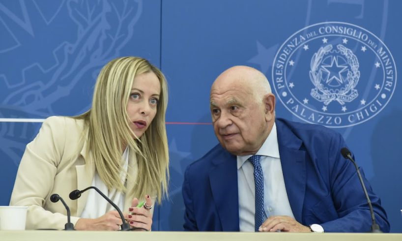 Meloni: "Chi sbaglia paga anche se ha 15 anni". Via libera al ddl che inverte l'onere della prova per i minorenni