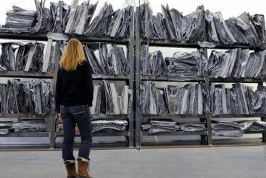 La biblioteca che scompare: gli anziani, i toponimi e il dialetto dimenticato