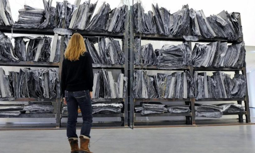 La biblioteca che scompare: gli anziani, i toponimi e il dialetto dimenticato